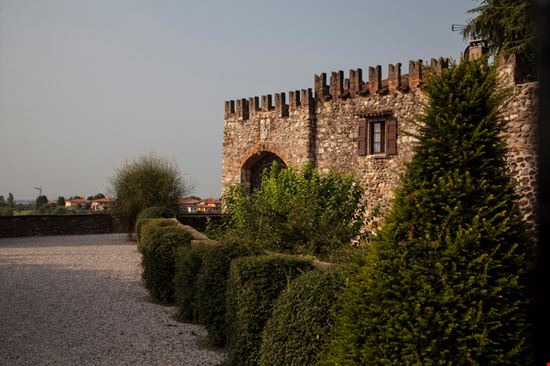 Castello di Bornato Castello di Bornato  